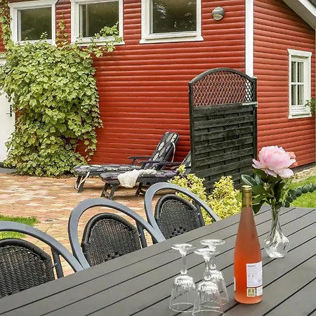 Amazing Home In Glesborg With Sauna * Glesborg