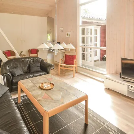 Casa de Férias Amazing Home In Glesborg With Sauna