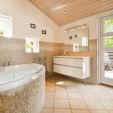 4 Bedroom Gorgeous In Glesborg Holiday home *